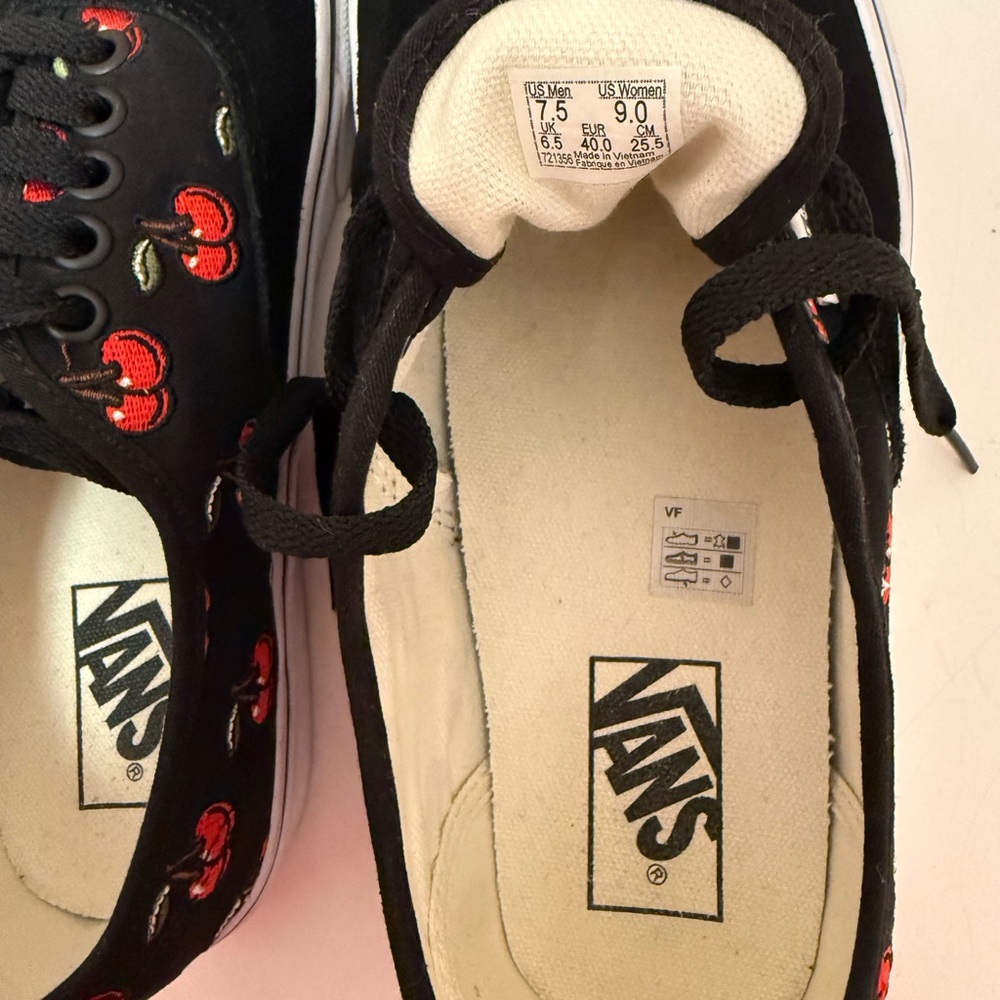 Vans Authentic Cherry Embroidered - Picture 4 of 4